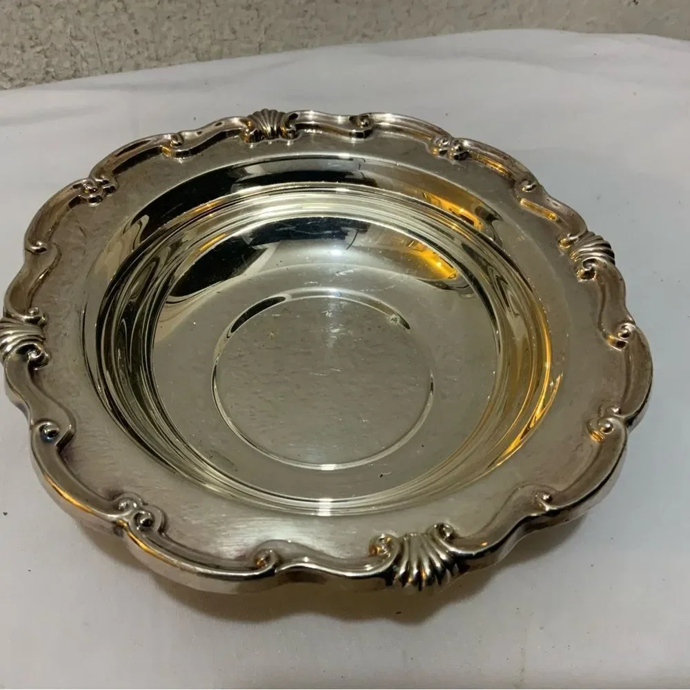 FB Rogers Co Georgetown Silverplate Plate 7.5” diameter 2” deep